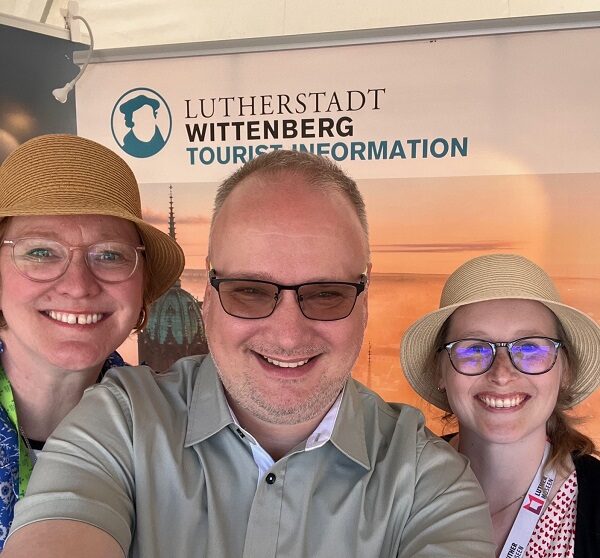 Stand des Projekts der GLC AG, der Tourist-Information Lutherstadt Wittenberg auf dem Hafengeburtstag 2025 in Hamburg